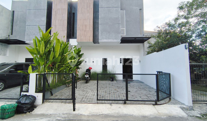 Rumah Bagus Desain Arsitek Dijual Di Solo Baru  2