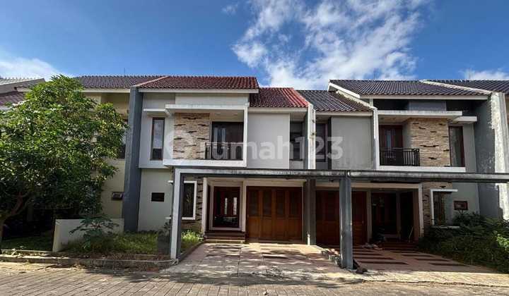 For Sale Elite Cluster Home in Colomadu with Complete Facilities Move-in Ready