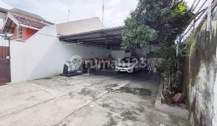 For Sale Cheap House in Solo City Center Near Manahan Stadium 2