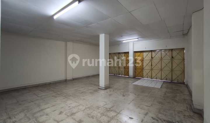 For Sale Vintage House and Commercial Space Near Ngarsopuro Solo City