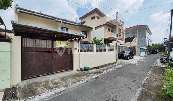Dijual Rumah Manahan Terawat Siap Huni Sirkulasi Bagus 2