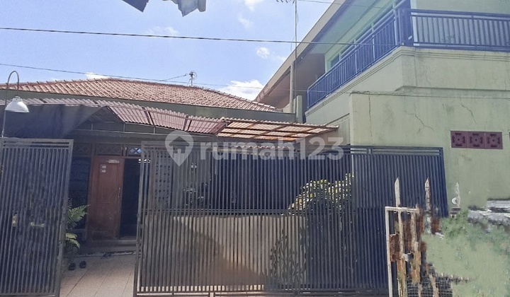Cheap House for Sale in Solo City Near Jongke Laweyan Market 1