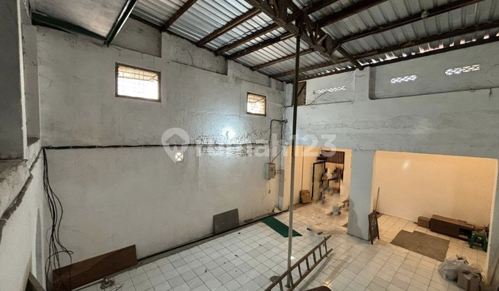 For Sale: Renovated Coyudan Serengan Solo City Shop House Ready to Use For Sale: Renovated Coyudan Serengan Solo City Shop House Ready to Use