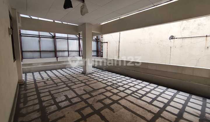 For Sale Vintage House and Commercial Space Near Ngarsopuro Solo City