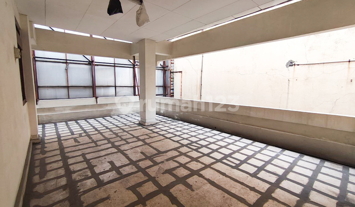 Rumah Cocok Untuk Usaha Bangunan Old Style Area Kemlayan Singosaren