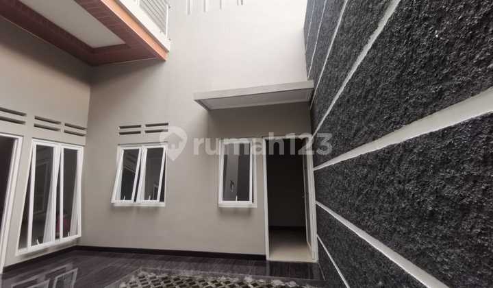 New 2-Story House Near Solo Paragon Mall For Sale, Negotiable Price!