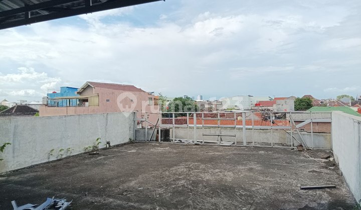 For Sale: Beautiful Shophouse in the Batik Village Area of Laweyan, Solo, with a Rooftop For Sale: Beautiful Shophouse in the Batik Village Area of Laweyan, Solo, with a Rooftop