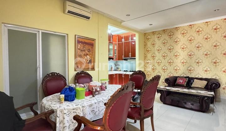 Rumah 2 Lantai Full Furnished dan Berlokasi Strategis Siap Huni di Royal Residence Jakarta Timur 2