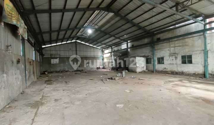 Warehouse Strategic Location 40 Ft Container Access in Narogong Bekasi