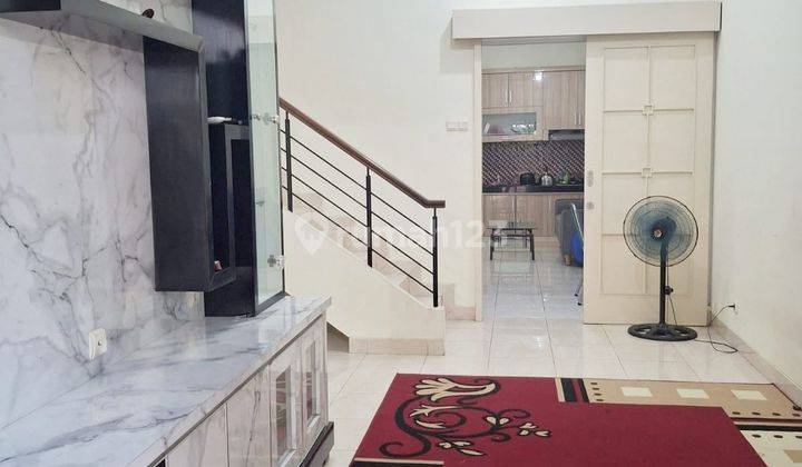 Rumah Dengan Semi Furnished dan Menarik Siap Huni di Royal Residence Jakarta Timur 1