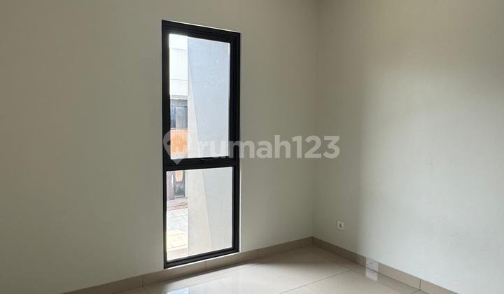 Minimalist House Ready to Occupy in Regia Cluster, Summarecon Crown Gading Bekasi - Easy Access 2