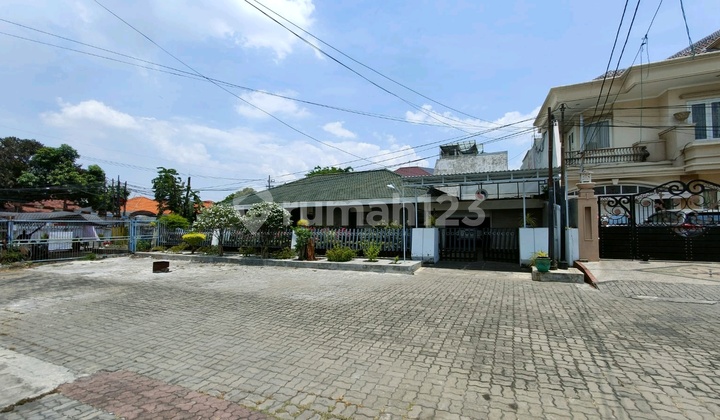 Raya Dharmahusada Utara Raya Dharmahusada Utara