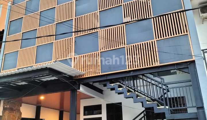 Rumah Bangunan Baru 3 Lantai di Jatiwarna, Kota Bekasi 1