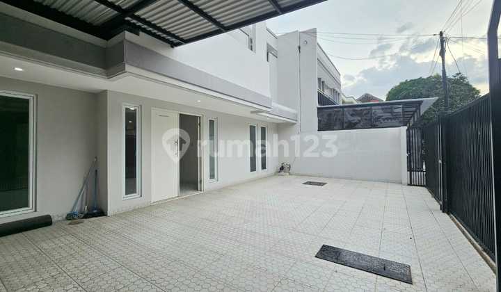 Disewakan Rumah Bagus Baru Direnovasi di Taman Modern di Cakung 2
