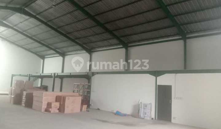 Warehouse for Rent in Strategic Cipondoh Location by the Roadside