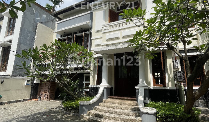 Exclusive Accommodation 4 Units for Sale in Menteng Area