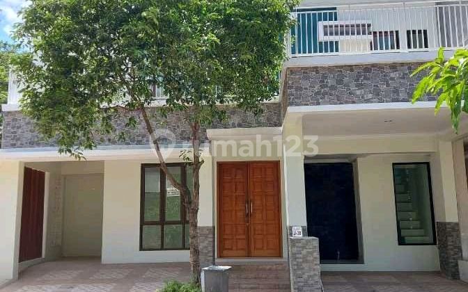 2-Story House in Discovery Bintaro Jaya, South Tangerang with a Prayer Room