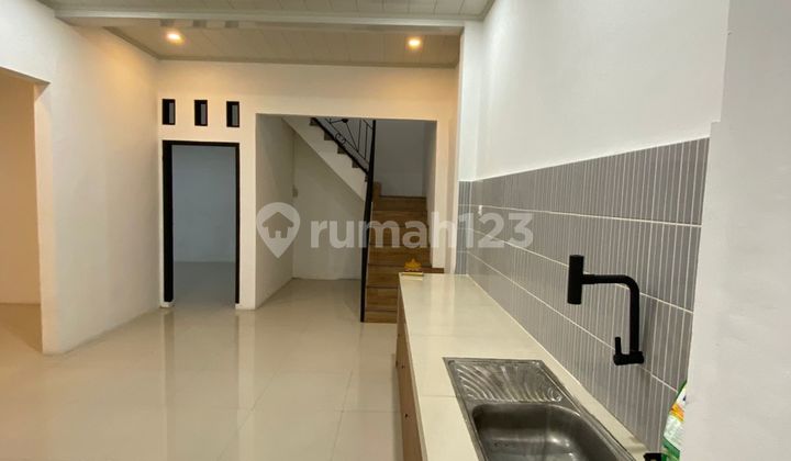 2-Story House in Ciledug Trade Complex, South Tangerang, East-Facing 2