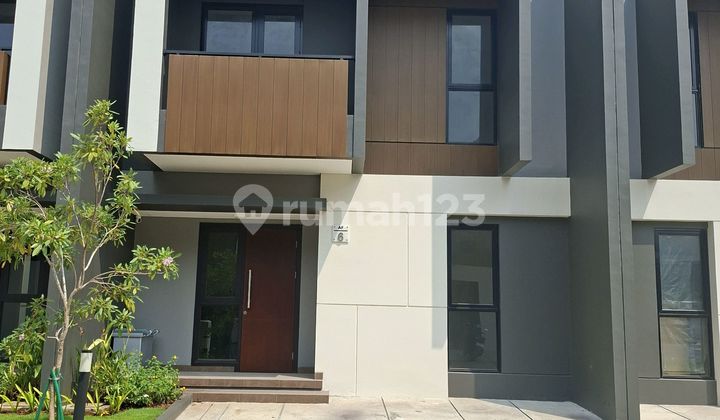 ********. Cluster Regia, Summarecon Crown Gading