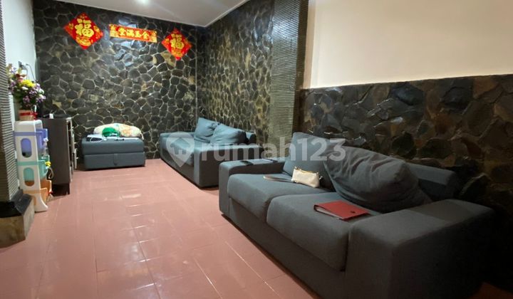 Rumah Pinggir Jalanstrategis Cocok untuk Usaha & Investasi