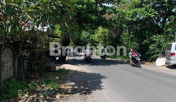 Rumah Di Pinggir Jalan Di Lokasi Strategis 1
