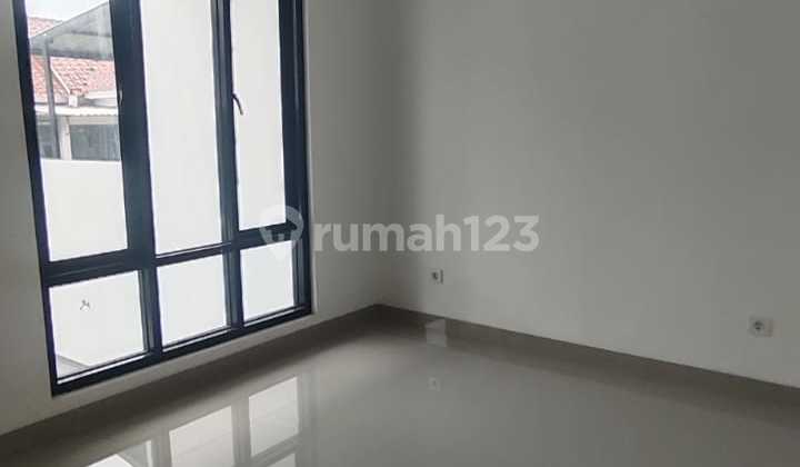 Rumah 2 Lantai Jl Villa Melati Mas Dekat Perbelanjaan 2
