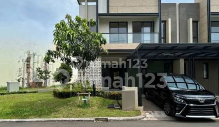 Luxury 2-Story House 1