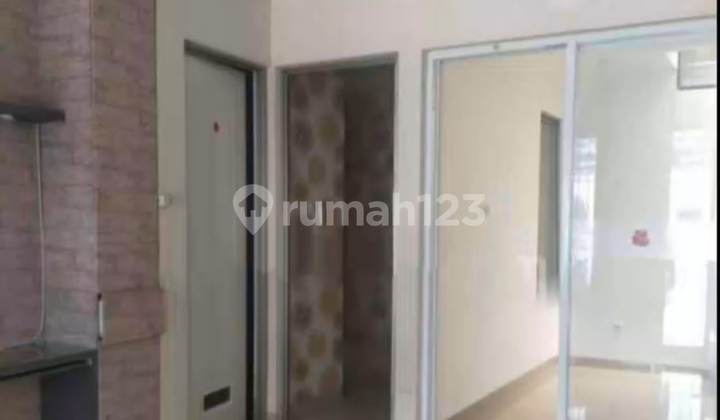 Rumah 2 Lantai Jln Strategis Dekat Perbelanjaan 2