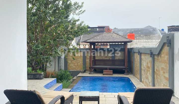 Jual Rumah Second Di Ujungberung, Shm, 2 Lantai, Ada Kolam Renang 