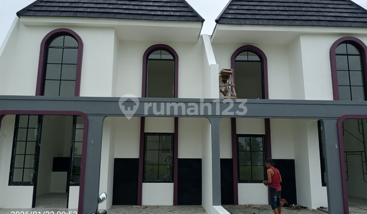 Rumah 2 Lantai di Canggu Jetis 3 Kamar Tidur Dekat Exit Tol 2