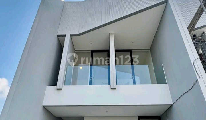 Rumah Baru Gress Siap Dipinang, Akses Mudah, Dekat Pusat Pendidikan, Area Belanja dan Pusat Bisnis Rumah Baru Gress Siap Dipinang, Akses Mudah, Dekat Pusat Pendidikan, Area Belanja dan Pusat Bisnis