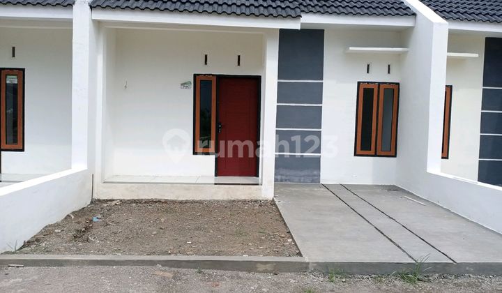 Kesamben House +/-5Km (7 Minutes) West of Alon Alon Mojokerto 2