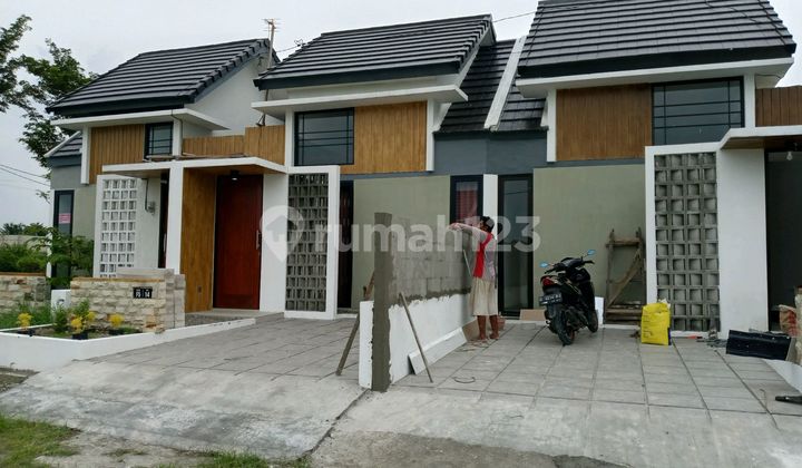 Rumah 1 Lantai Konsep Japan di Jl Yos Sudarso Dekat Bravo Supermarket Rumah 1 Lantai Konsep Japan di Jl Yos Sudarso Dekat Bravo Supermarket