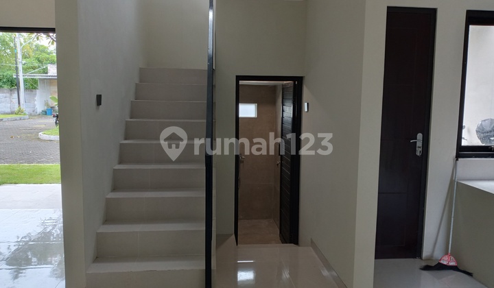 Pulo Lor House in Green Natura Cluster, Exclusive House with Easy Access in the City Center Near Legi Market. 2
