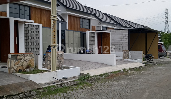 1-Storey House, Largest Dimensions, Most Affordable Price on Jl Yos Sudarso, Near Bravo Supermarket 1-Storey House, Largest Dimensions, Most Affordable Price on Jl Yos Sudarso, Near Bravo Supermarket