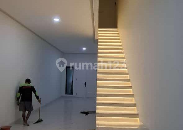 Rumah Taman Ratu 4x20 Brand New Interior Cakep Siap Huni