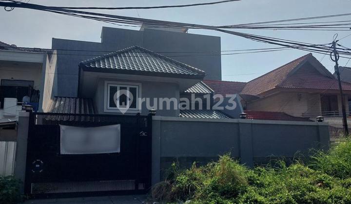 Rumah Waduk Pluit 300m2 Lokasi Bagus Halaman luas Rumah Waduk Pluit 300m2 Lokasi Bagus Halaman luas