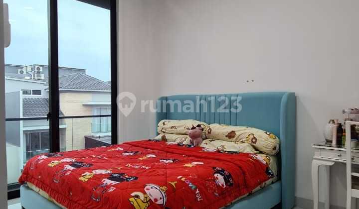 Golf Island House 5x15 fully renovated and furnished, ready to move in.