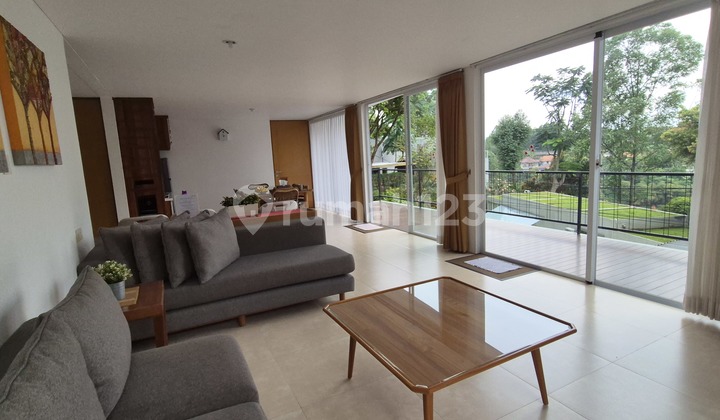 For Sale Luxury House Dengan Pemandangan Asri Bikin Betah, Dago, Bandung