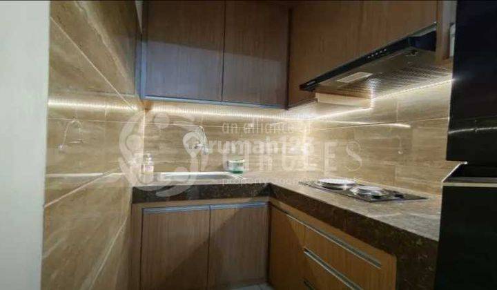 Wajib Banget Lirik Rumah Cantik Semi Furnish di Taman Holis Indah 4