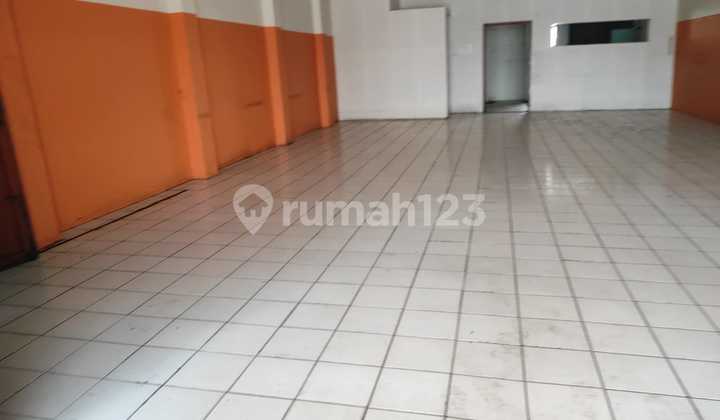 For Rent Shophouse Suitable for Business, Strategic Location on Mainroad Padalarang, Bandung 2