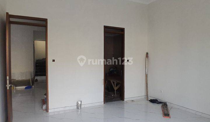 Jangan Dinanti, Ready Rumah Cakep Baru Renov Dikawasan Singgasana Pradana, Bandung 2