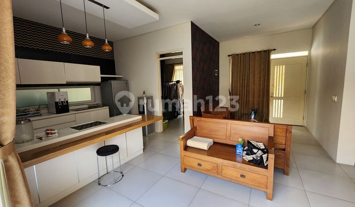 Cozy dan Homey, Rumah Berlokasi Ditatar Favorite, Lingkungan Tenang Kota Baru Parahyangan, Bandnung 2