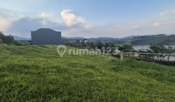 Ideal Untuk bangunan, kavling dengan View Cantik di Kota Baru Parahyangan, Bandung
