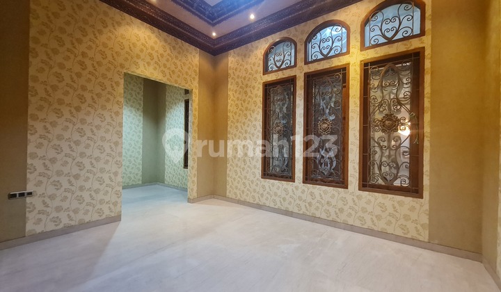 For Sale Luxury House Located in the Elite Area of Batununggal, Bandung 2
