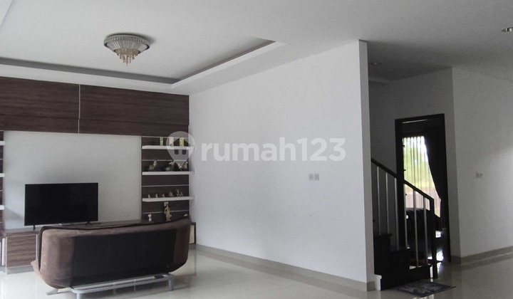 For Sale! Rumah Minimalis Siap Huni, Sudah Semi Furnish di Kota Baru Parahyangan, Bandung