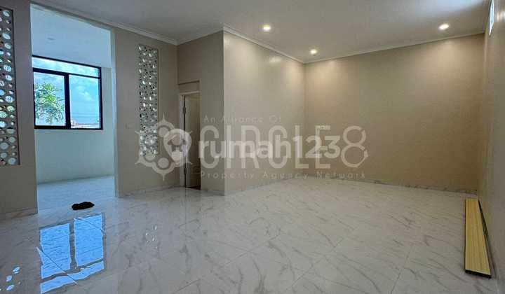 Jual Mantap Rumah Tinggal Semi Furnish Berlokasi Di Cluster Elite Singgasana Pradana, Bandung 2