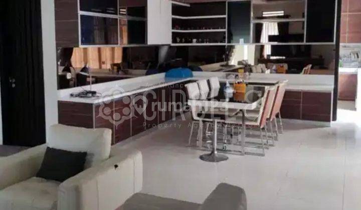 Super Cozy.. Dijual Rumah Mewah Semifurnish di Kawasan Beken Kota Baru Parahyangan, Bandung 2