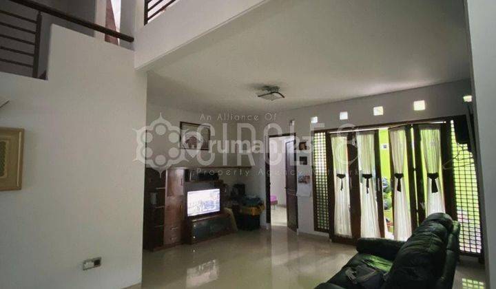 Rumah Tinggal Mewah 2 Lantai Berlokasi Diarea Setra Duta, Bandung 2