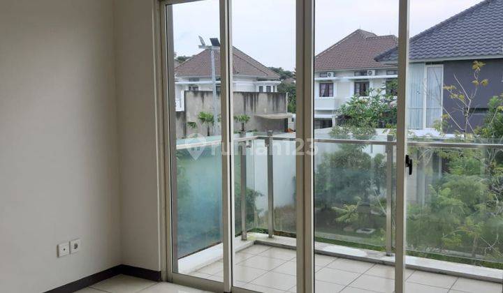 Rumah Posisi Hoek Ditatar Favorite Kota Baru Parahyangan, Bandung 1